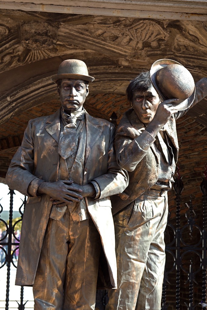 living statue levend standbeeld evenement event festival festiviteit kunst art straatkunst streetart artiest beeld beeldhouwwerk sculpture sculptuur